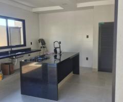 VENDE-SE CASA CONDOMÍNIO SANTA MARTA