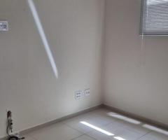 ALUGA-SE SALA COMERCIAL