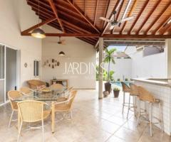 VENDE-SE CASA CONDOMÍNIO SANTA MÔNICA