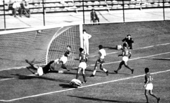 Em 1962, no Chile, o Brasil conquistou o
bicampeonato mesmo sem Pelé