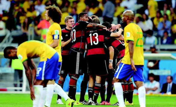 A derrota por 7 a 1 para a Alemanha, em casa, da semifinal da Copa do Mundo de 2014, foi o maior vexame da seleção brasileira em uma edição do Mundial