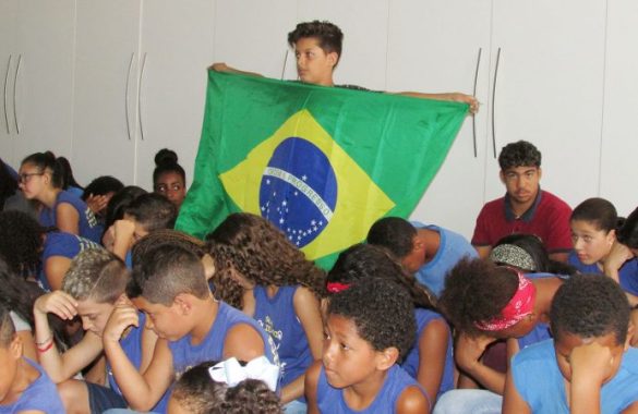 Alunos da Frasol querendo um Brasil melhor