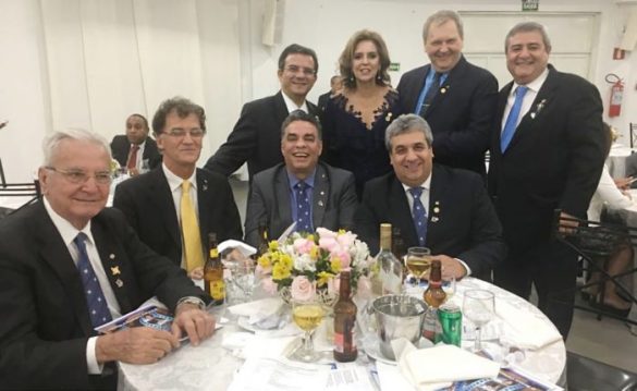 Sentados: Osvaldo Pontes, Adalberto Menegazzo, Jorge Toledo e Silas Funari. Em pé: José Francisco Rodrigues, Vera Trivilato, Renato Stucki e Valter Merlos