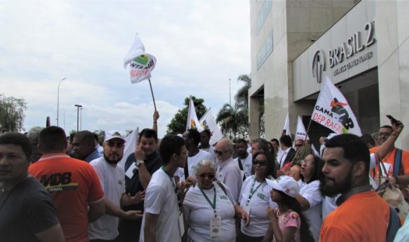 Movimento emocionante dos filiados do MDB