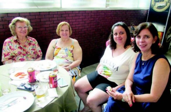 Adorama e Maria Luiza Silva, Juliana Santos e Stella Meirelles