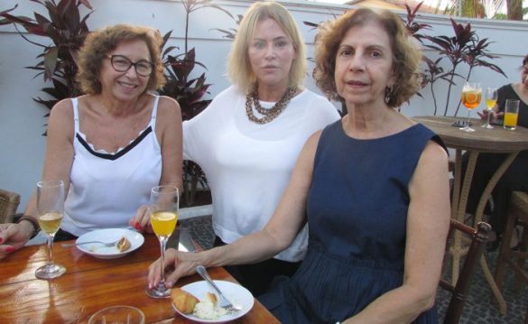 Deise Albuquerque Lins, Maria Cláudia Carvalho e Lilian Mur