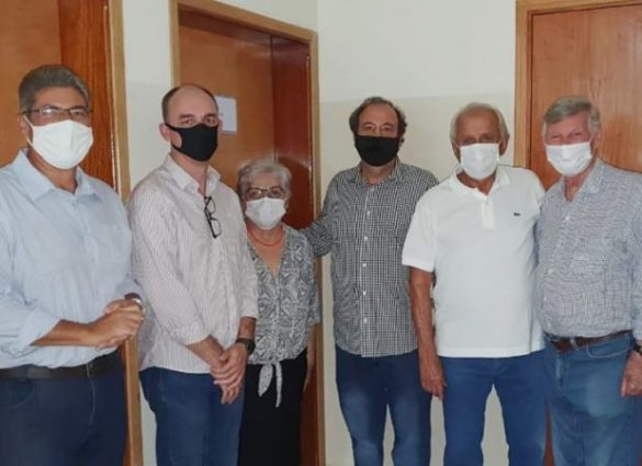 Na ala dos jornalistas Edmo Bernardes, Amir Calil Dib e Jarbas Cunha: Maurício, Alexandre, Márcia, Amir, Adir, Welson e Jarbas