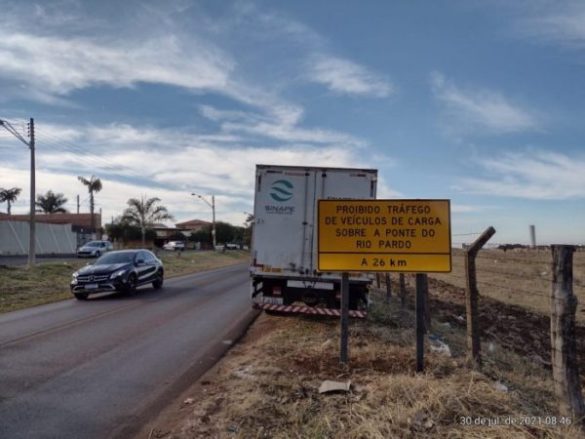 Placa de aviso aos motoristas 6 km - Divulgação Prefeitura Altinópolis