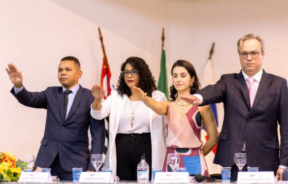 Leandro Cesar (Tesoureiro OAB Ribeirão Preto), Viviane Rocha (Secretária- adjunta OAB Ribeirão Preto), Thaís Buzato (Secretária-geral OAB Ribeirão Preto) e Alexandre Silveira (Vice-presidente OAB Ribeirão Preto)