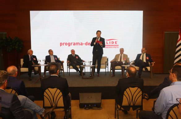 Rui Flávio, presidente do Grupo Santa Emília, Maurílio Biagi, empresário e chairman do LIDE Ribeirão Preto, Michel Temer, Fábio Fernandes, presidente executivo do LIDE Ribeirão Preto e Dorival Balbino, presidente da Riberball