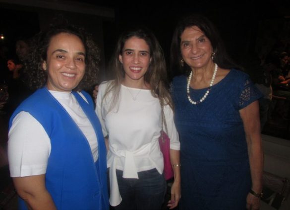 Ana Cristina Soares Foresti com Angélica e Neida Felício