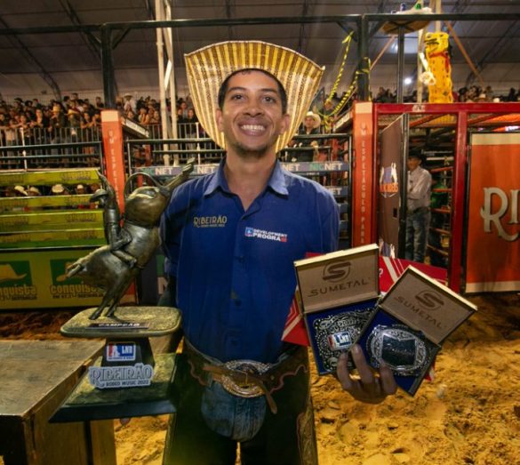 Elizmar Souza Jeremias, campeão da montaria em touro do RRM 2022