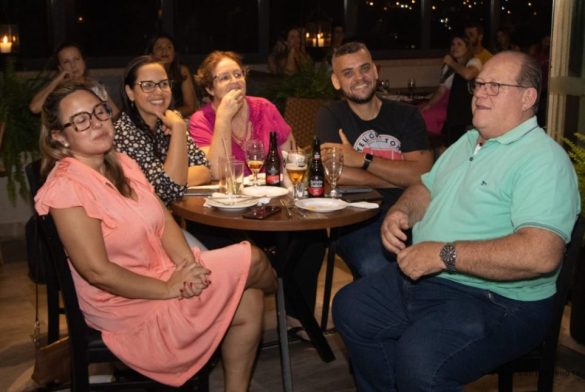 Bia, Karina e Cesar com Marlene e José Luiz Pontim, da Marlene Tour